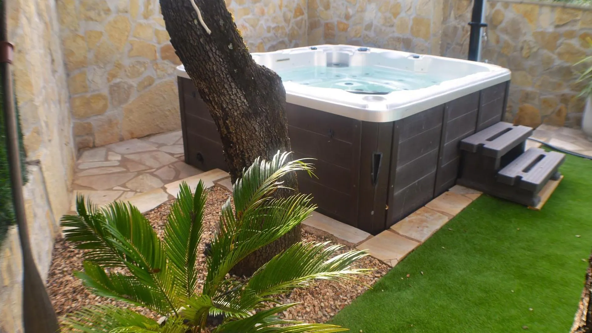 La Rose Des Vents & Spa - Gite Provence Neoules